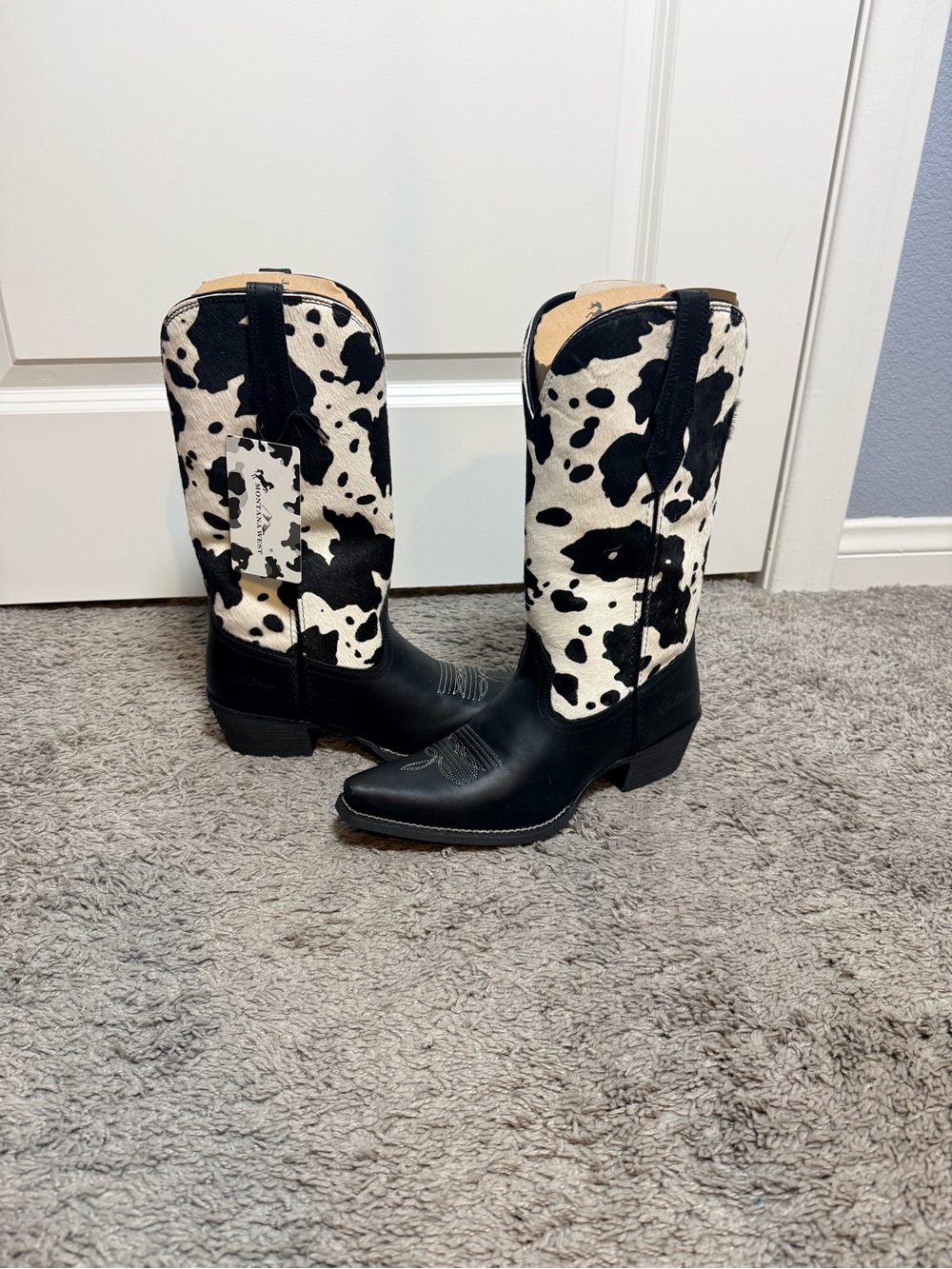 Montana West Black and White Cowhide Western Boots - Picture 4 of 5